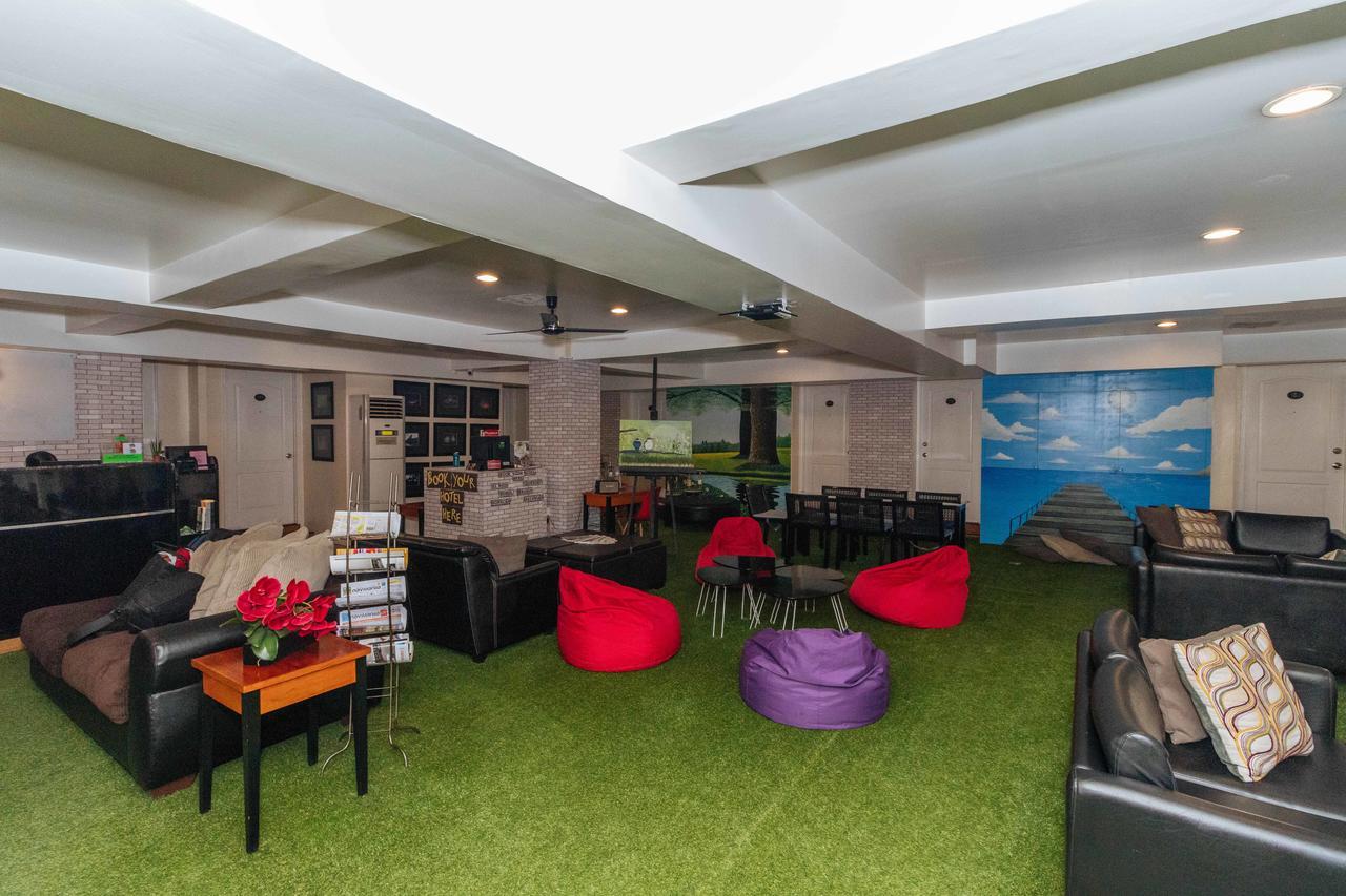 Reddoorz @ Amorsolo Makati Makati City Zewnętrze zdjęcie