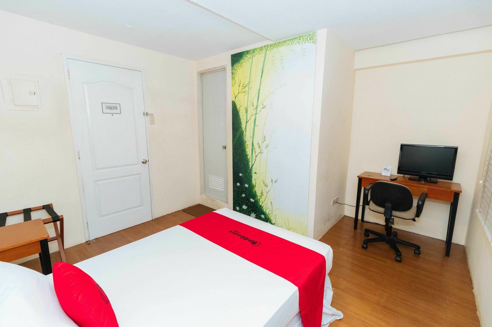 Reddoorz @ Amorsolo Makati Makati City Zewnętrze zdjęcie