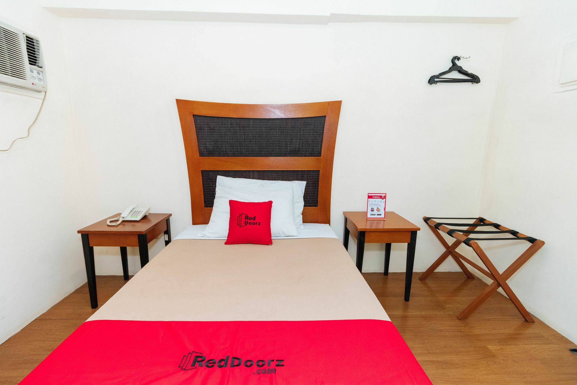 Reddoorz @ Amorsolo Makati Makati City Zewnętrze zdjęcie