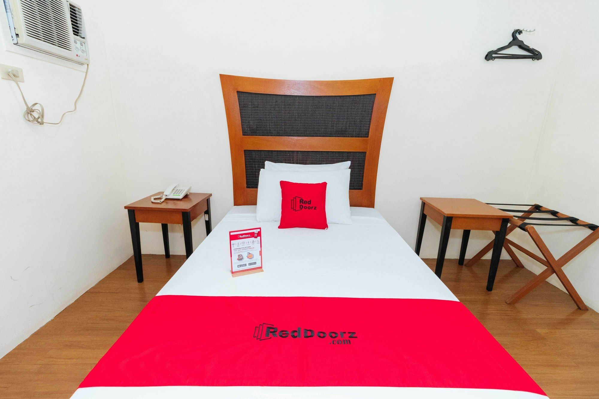 Reddoorz @ Amorsolo Makati Makati City Zewnętrze zdjęcie