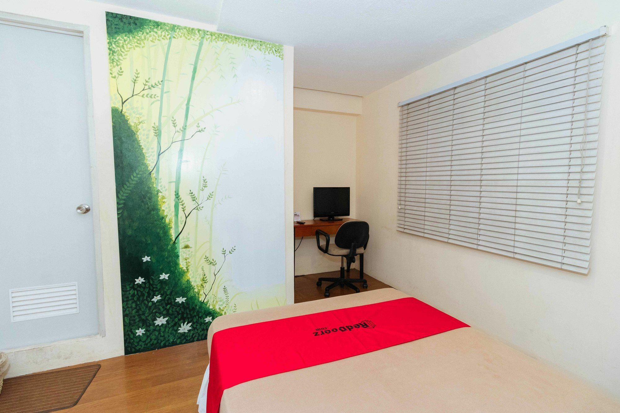 Reddoorz @ Amorsolo Makati Makati City Zewnętrze zdjęcie
