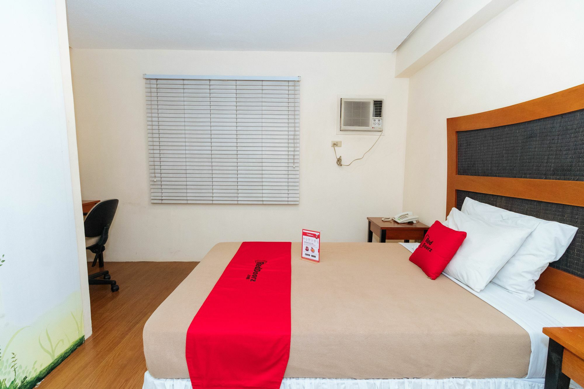 Reddoorz @ Amorsolo Makati Makati City Zewnętrze zdjęcie