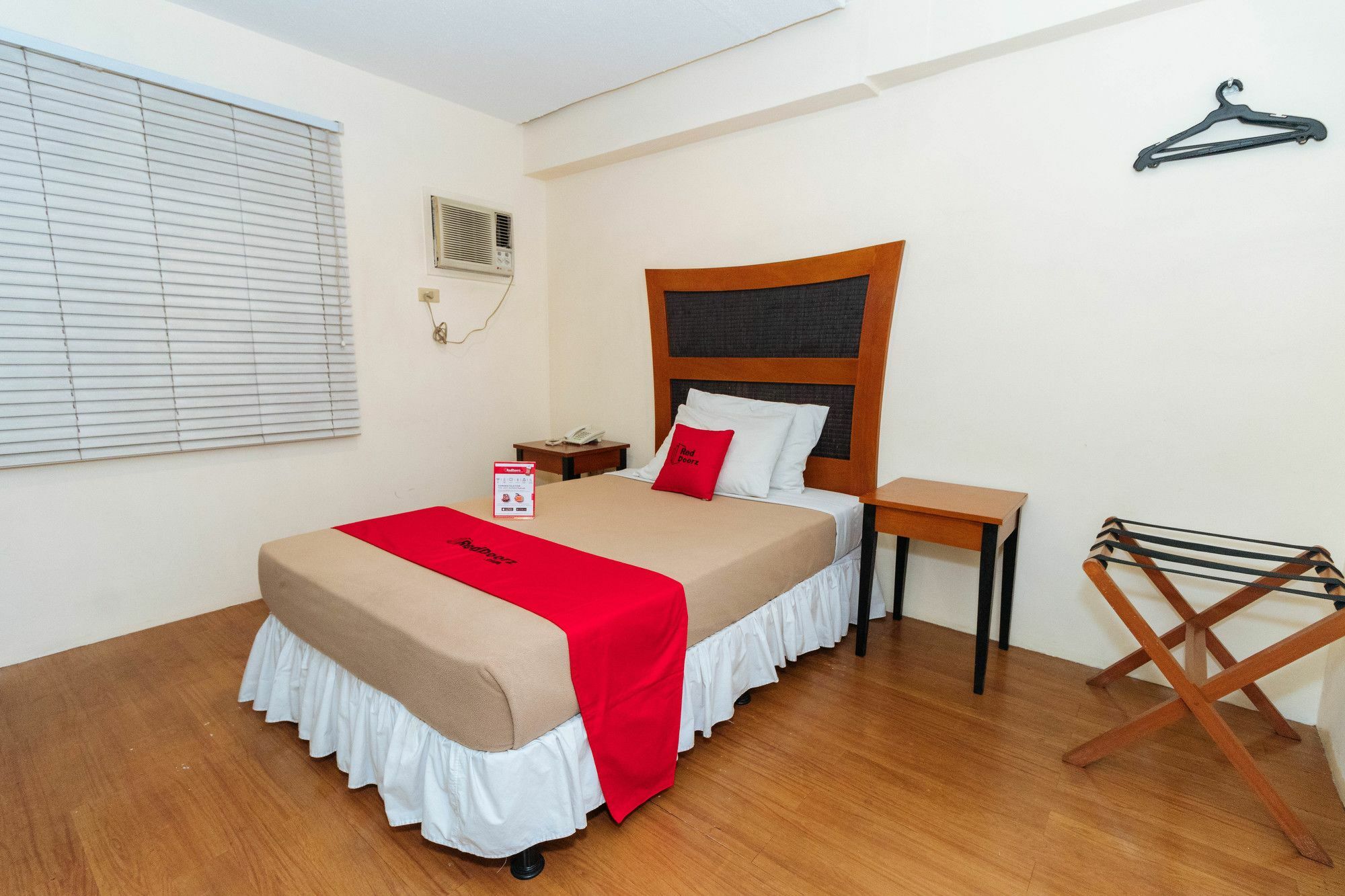 Reddoorz @ Amorsolo Makati Makati City Zewnętrze zdjęcie
