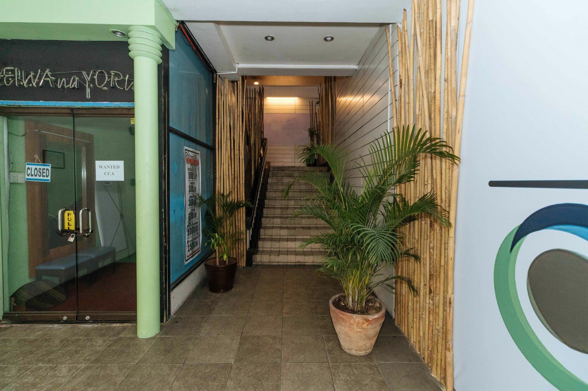 Reddoorz @ Amorsolo Makati Makati City Zewnętrze zdjęcie
