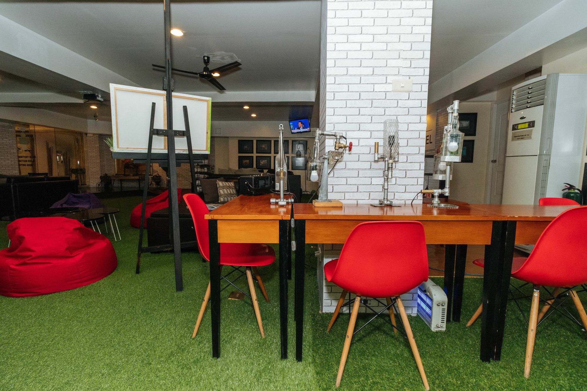 Reddoorz @ Amorsolo Makati Makati City Zewnętrze zdjęcie
