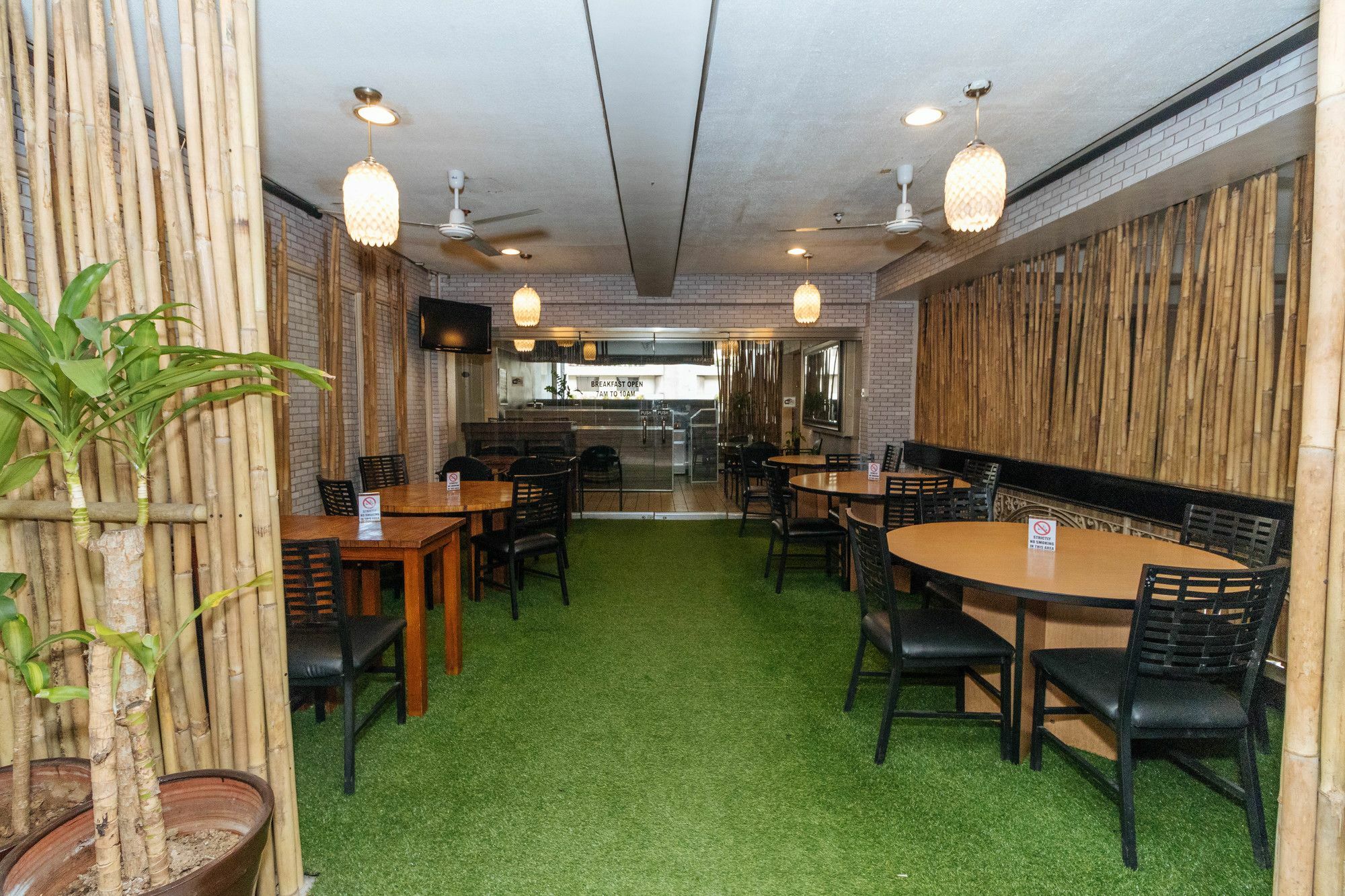 Reddoorz @ Amorsolo Makati Makati City Zewnętrze zdjęcie